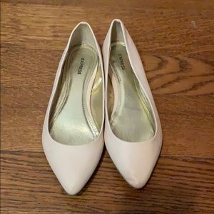 Express pointed cream flats